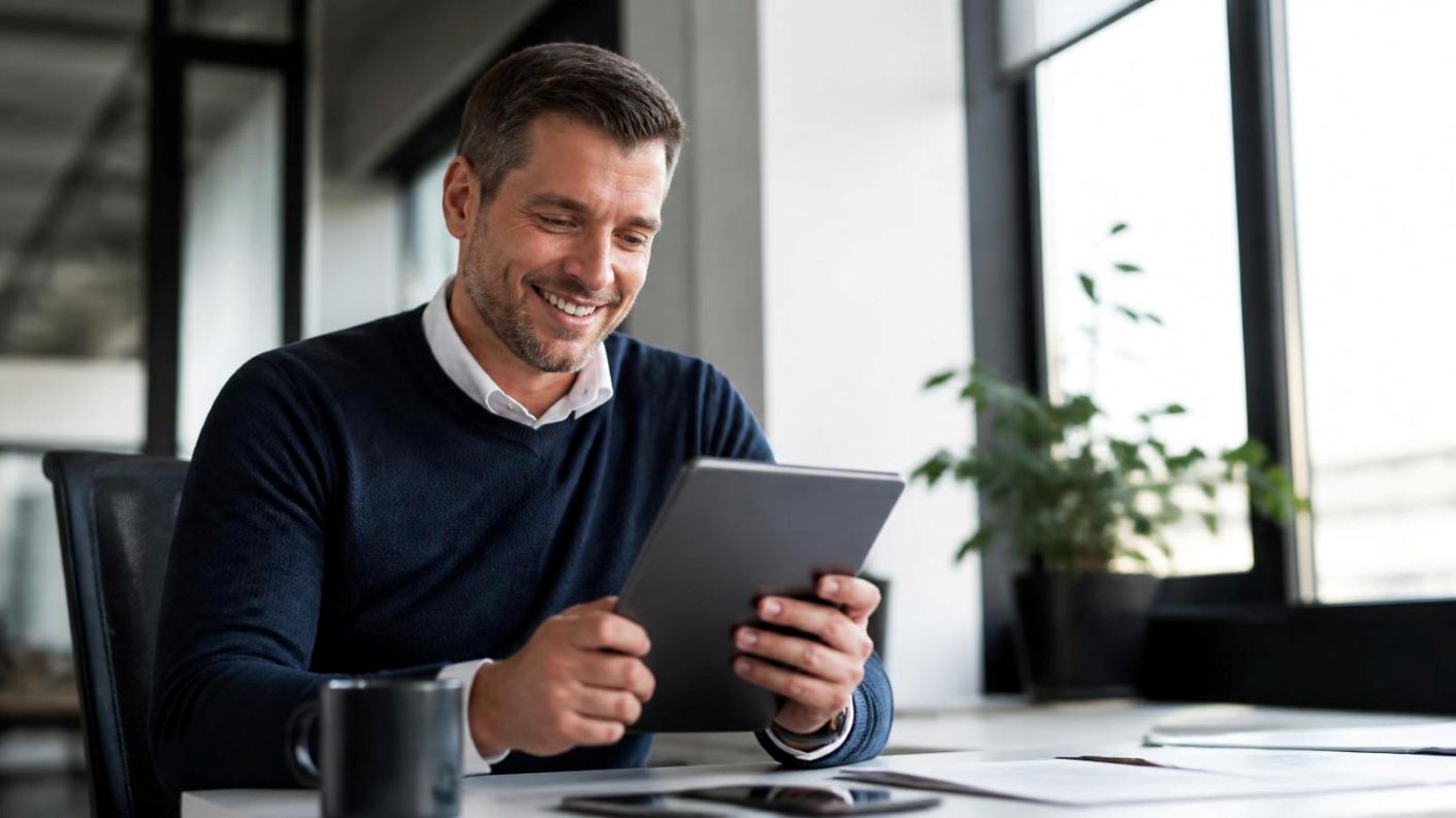 A-professional-exploring-all-in-one-online-gaming-as-a-smart-business-model